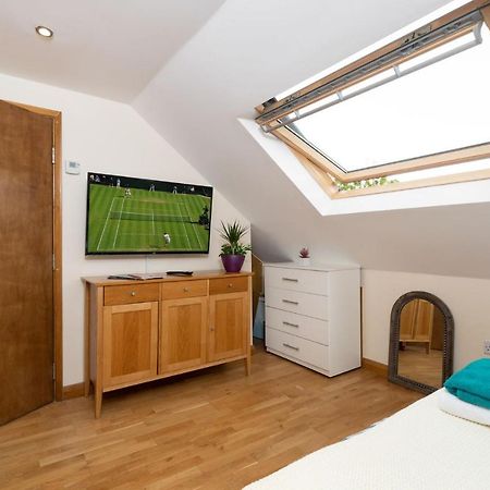 לונדון S6 Ensuite Loft Studio Space מראה חיצוני תמונה