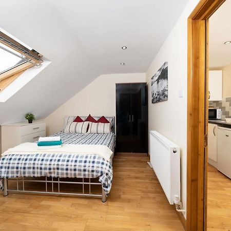 לונדון S6 Ensuite Loft Studio Space מראה חיצוני תמונה