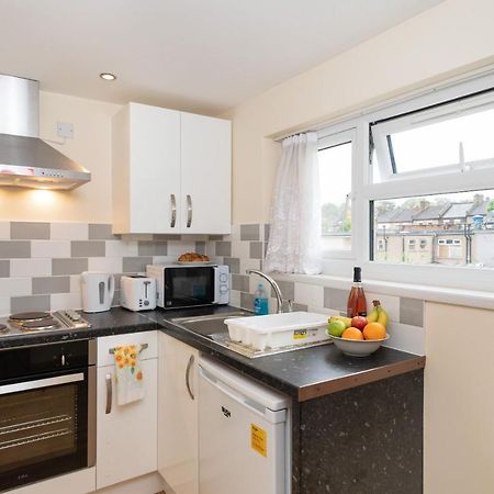 לונדון S6 Ensuite Loft Studio Space מראה חיצוני תמונה
