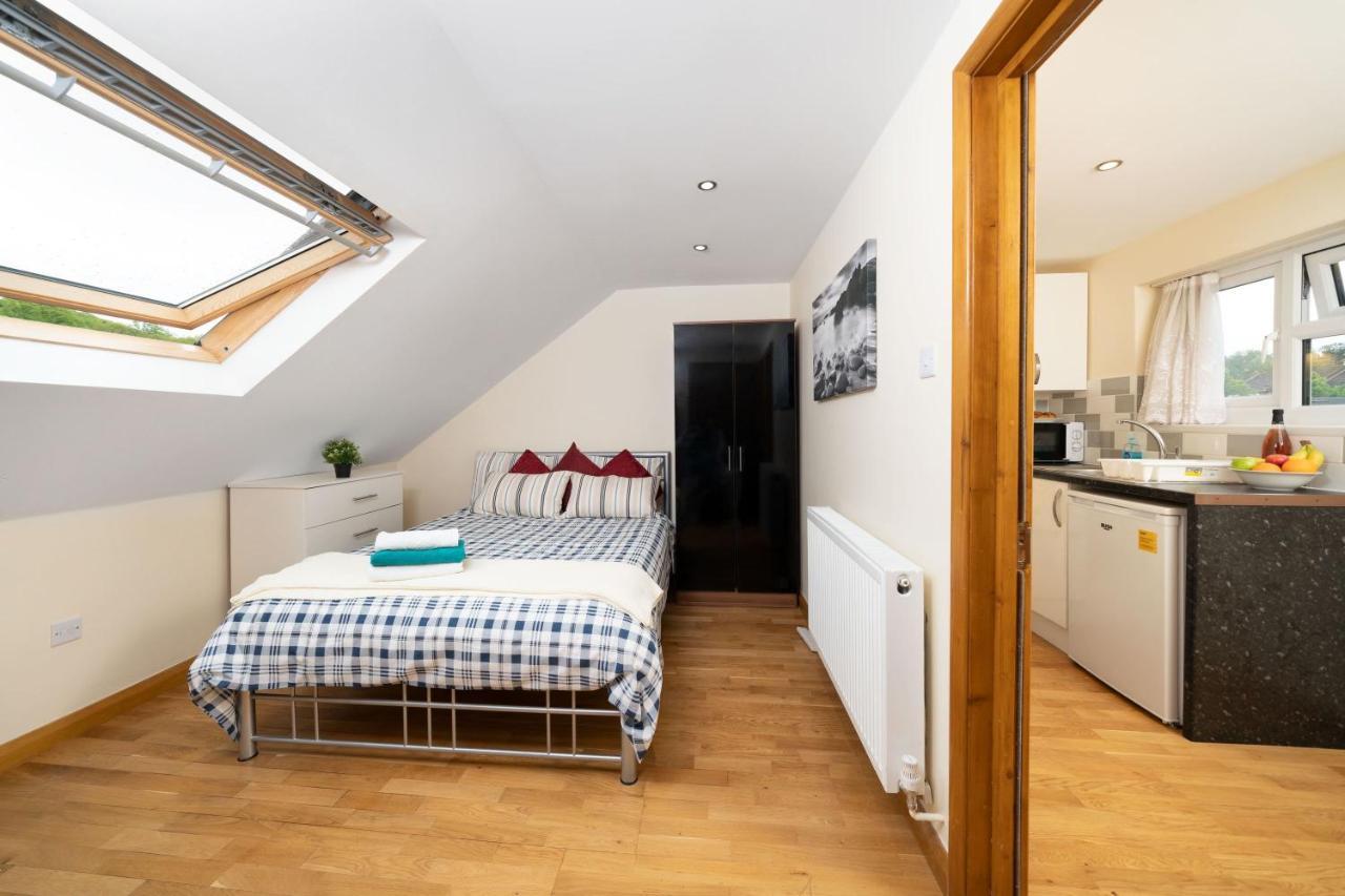 לונדון S6 Ensuite Loft Studio Space מראה חיצוני תמונה